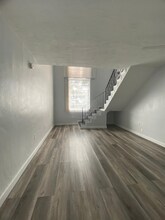 3700 NW 58th Ave, Unit 11 in Virginia Gardens, FL - Foto de edificio - Building Photo