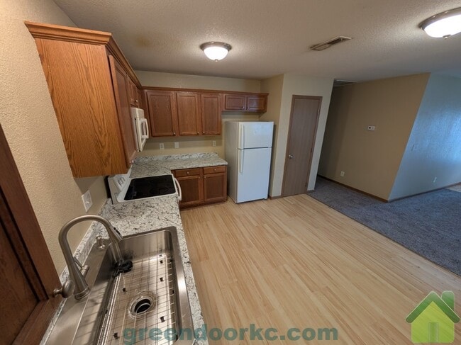 914 Fall Meadow Ln in Belton, MO - Building Photo - Building Photo