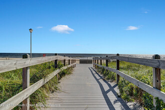 211 Ocean Ave in Spring Lake, NJ - Building Photo - Building Photo