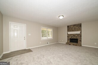 2780 Deerfield Dr in Lithia Springs, GA - Foto de edificio - Building Photo