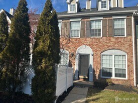 129 Albury Way in North Brunswick, NJ - Building Photo