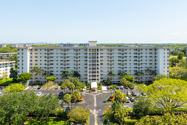 Palm-Aire Building 112 in Pompano Beach, FL - Building Photo - Building Photo