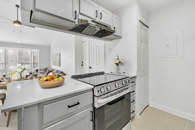 Residences at Bear Creek in Lakewood, CO - Building Photo - Building Photo