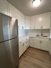 731 Amana St in Honolulu, HI - Building Photo - Building Photo