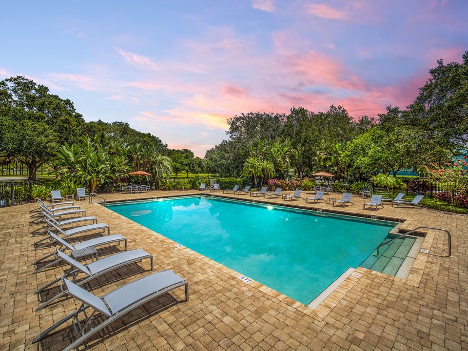 Savannahs at James Landing in Melbourne, FL - Building Photo