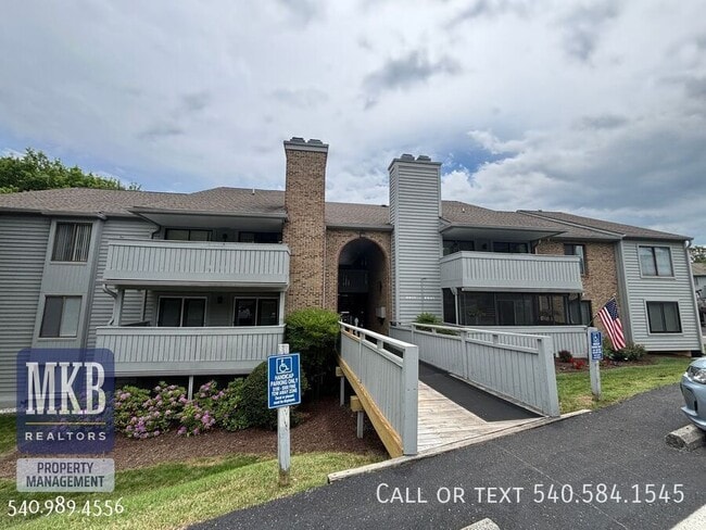 2527 Gatehouse Ln