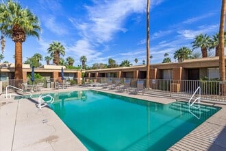365 N Saturmino Dr in Palm Springs, CA - Building Photo - Building Photo