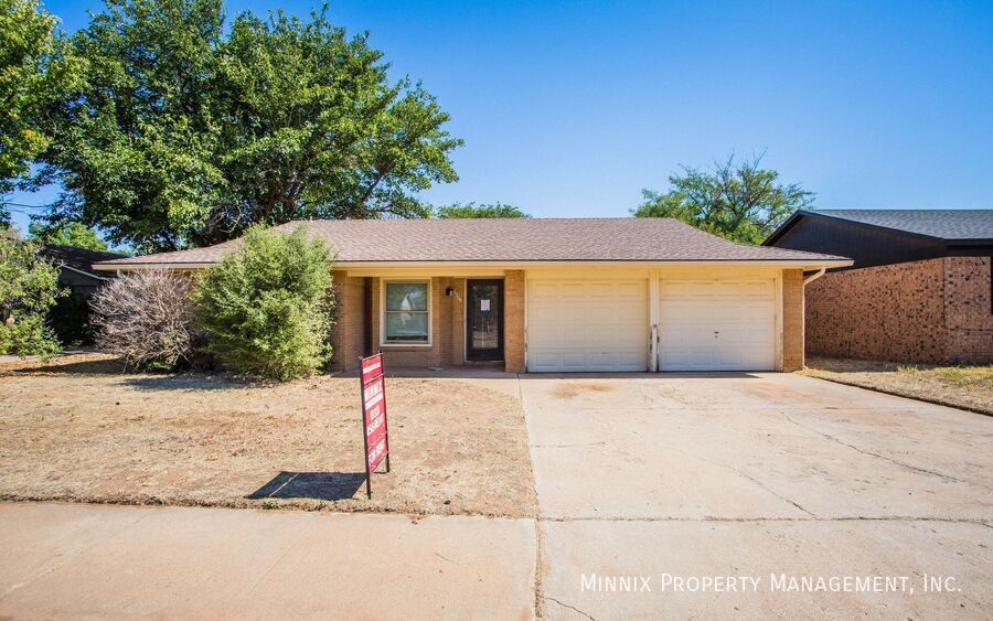 8209 Geneva Ave in Lubbock, TX - Foto de edificio