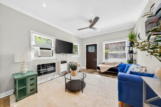 5915 Lexington Ave in Los Angeles, CA - Building Photo - Building Photo