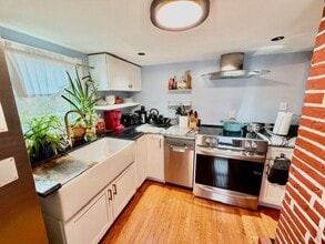 14 Amity St in Lynn, MA - Building Photo - Building Photo