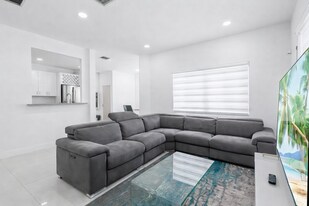 2008 SW 102nd Ter in Miramar, FL - Building Photo