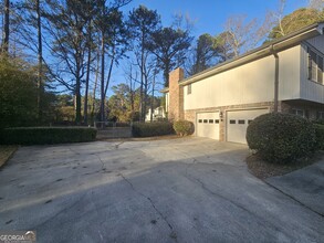 7045 Eden Ct in Riverdale, GA - Building Photo - Building Photo