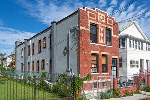 1321 McBride St in Far Rockaway, NY - Building Photo