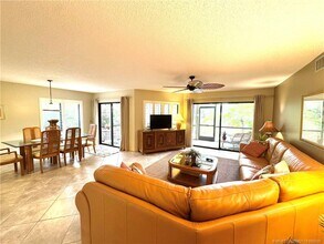 5172 SE Club Way in Stuart, FL - Building Photo - Building Photo