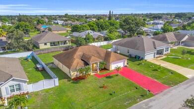 729 SW Sardinia Ave in Port St. Lucie, FL - Building Photo - Building Photo