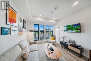 484 Spadina Ave. in Toronto, ON - Building Photo