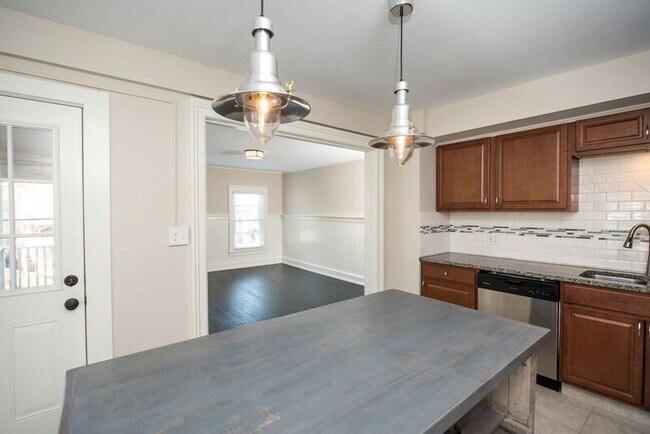 130 Van Dam St in Saratoga Springs, NY - Building Photo - Building Photo