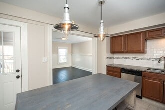 130 Van Dam St in Saratoga Springs, NY - Building Photo - Building Photo