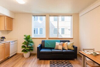 Arbora Court in Seattle, WA - Building Photo - Building Photo