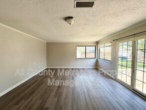 2107 Rockwood Dr in Carrollton, TX - Building Photo - Building Photo