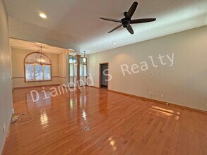 3316 S Hillsboro Ave in Springfield, MO - Building Photo - Building Photo