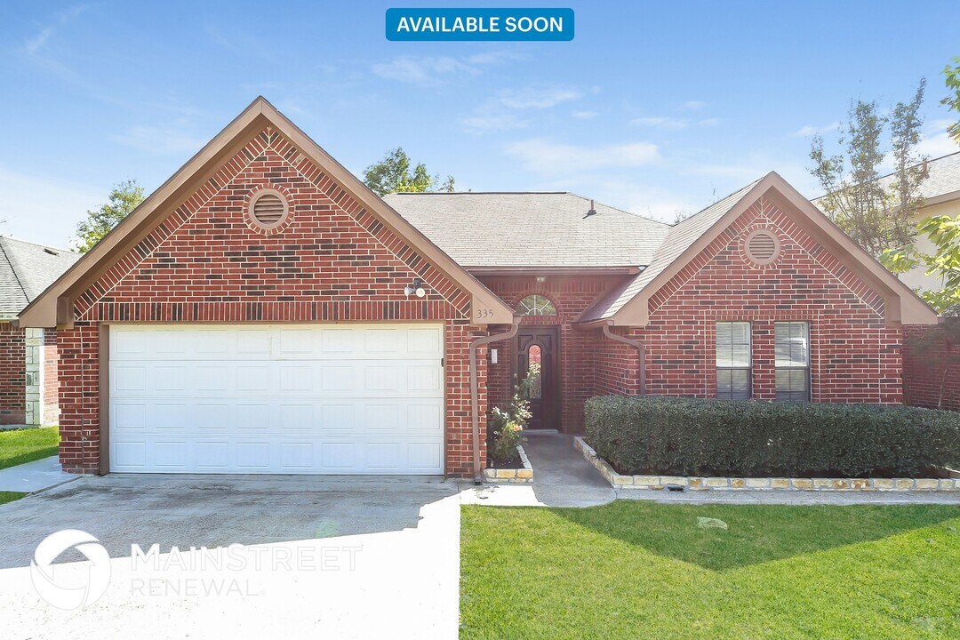 335 Trout St in Rockwall, TX - Foto de edificio