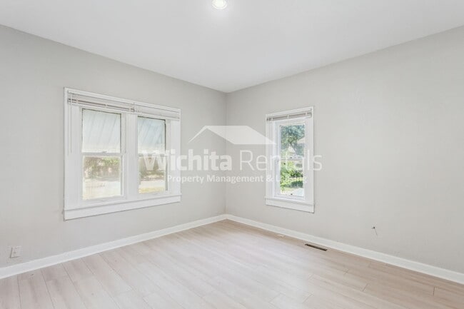 1038 S Ellis St in Wichita, KS - Building Photo - Building Photo