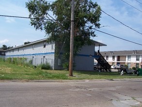 Clemson Street Apartments in Kenner, LA - Foto de edificio - Building Photo