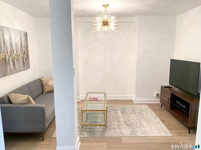 700 Summer St in Stamford, CT - Building Photo - Building Photo