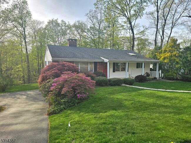 44 Forestdale Rd in Kinnelon, NJ - Building Photo - Building Photo