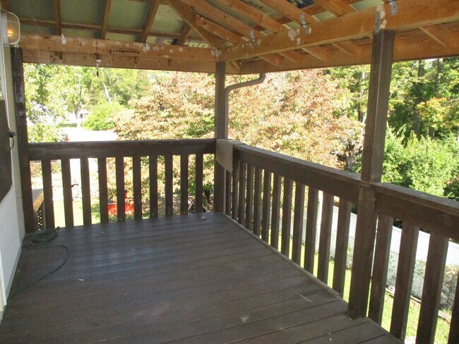 100 Johnson Ave in Erwin, TN - Building Photo - Building Photo