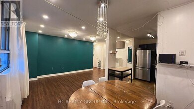 100 Dundalk Dr in Toronto, ON - Building Photo - Building Photo