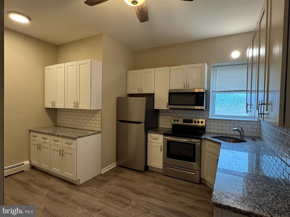 615 Summit St in King of Prussia, PA - Building Photo