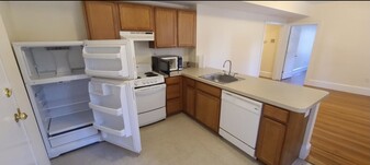 881 Massachusetts Ave, Unit 23 in Cambridge, MA - Building Photo
