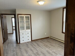 70 Parker Ave-Unit -3N in Meriden, CT - Foto de edificio - Building Photo