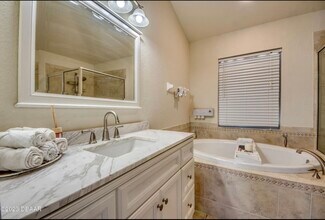 2012 NE 33rd Ln in Cape Coral, FL - Building Photo - Building Photo