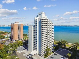 4141 Bayshore Blvd in Tampa, FL - Building Photo
