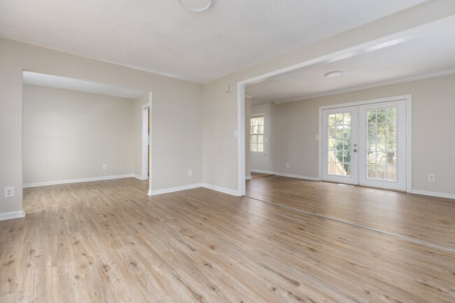 4032 Summerhill Dr NW in Huntsville, AL - Building Photo - Building Photo