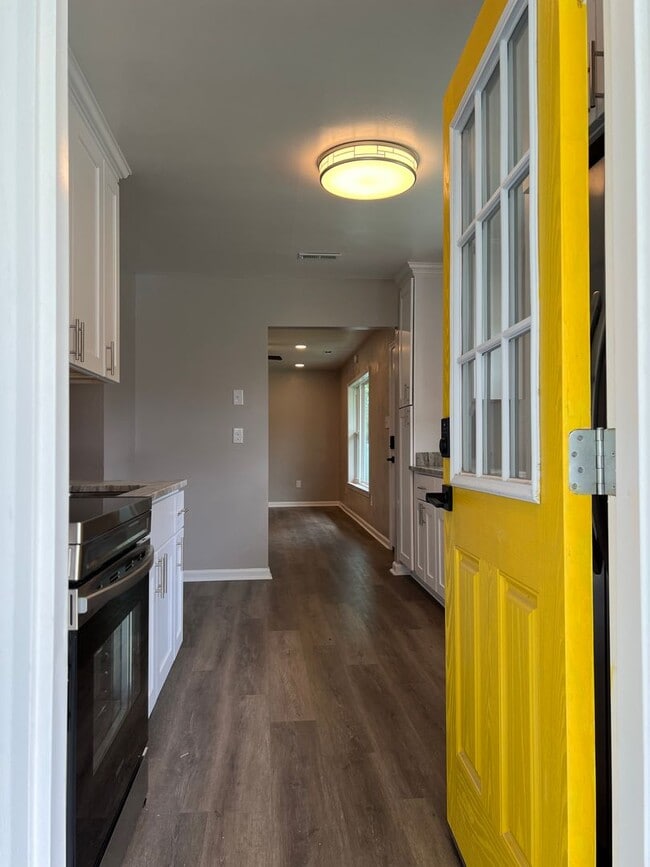 5608 Aurora Dr in Virginia Beach, VA - Building Photo - Building Photo