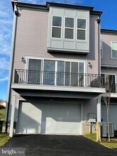 22992 Brooksbank Square in Brambleton, VA - Foto de edificio - Building Photo