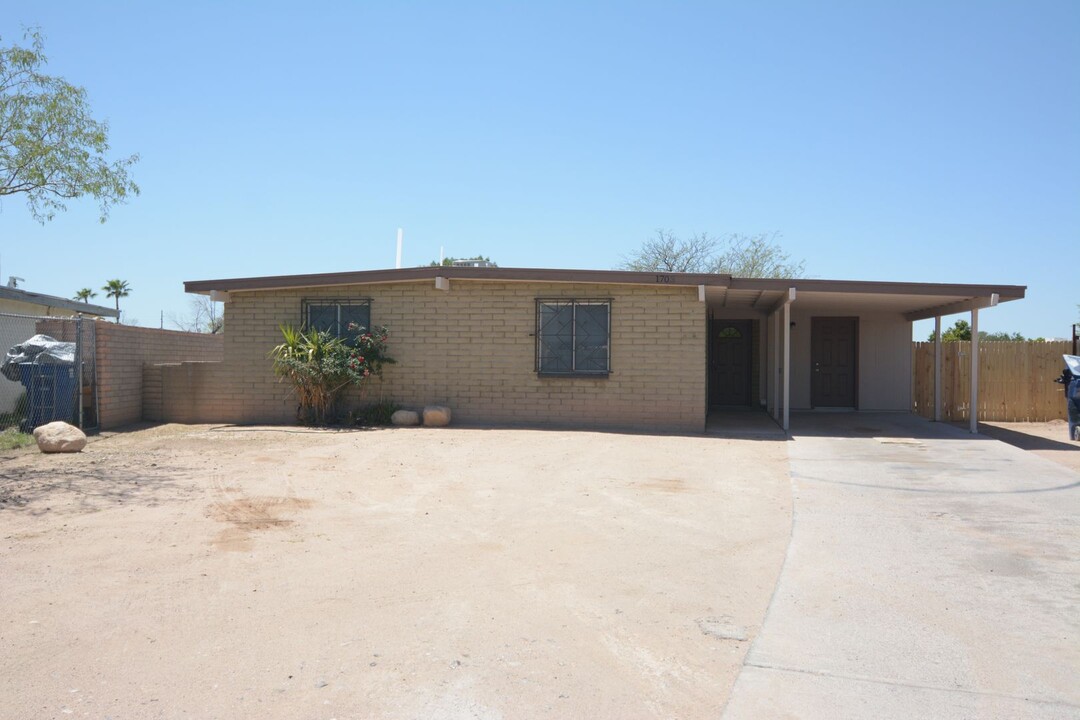 1703 E Warren Pl in Tucson, AZ - Building Photo