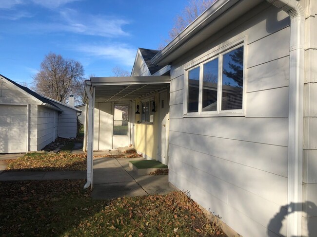 property at 322 7th St SW