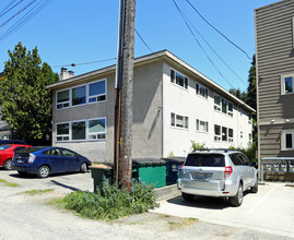 Carleton Court in Seattle, WA - Building Photo - Building Photo