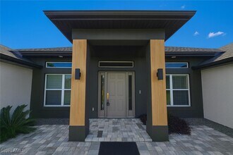 4000 NE 9th Ave in Cape Coral, FL - Building Photo - Building Photo