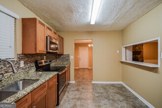 1912 Singer Way in Lithonia, GA - Building Photo - Building Photo