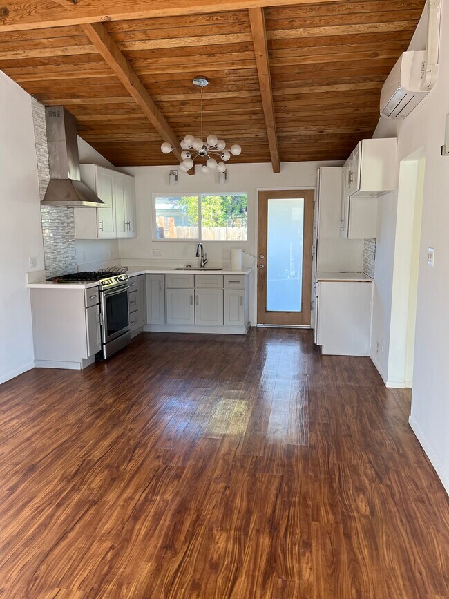 21621 DuPont St, Unit 21621