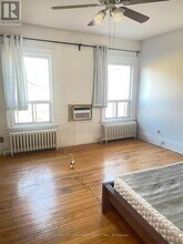 26 Lippincott St in Toronto, ON - Building Photo - Building Photo