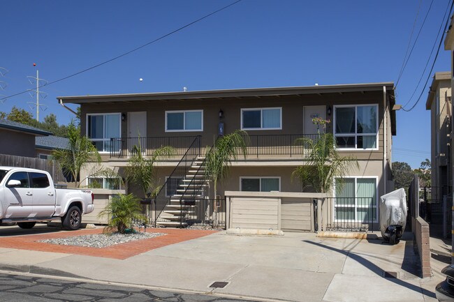 1215 Hueneme St in San Diego, CA - Building Photo - Building Photo