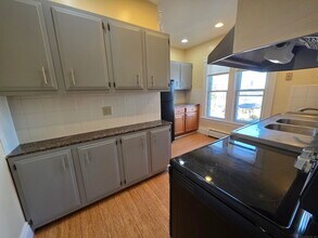 16 Tilley St in New London, CT - Building Photo - Building Photo