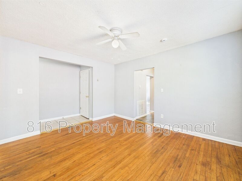 2936 Flora Ave in Kansas City, MO - Building Photo
